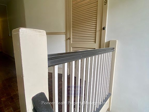 4th image of 3110 Kensington Ave #9