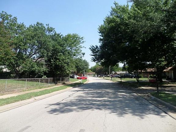 4th image of 2703 Barrington Pl