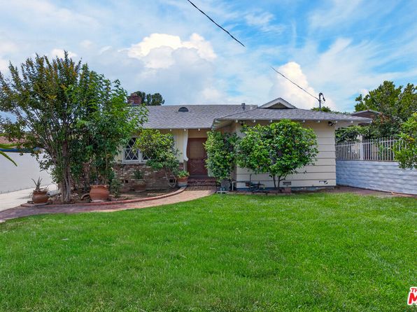 23036 Victory Blvd, Woodland Hills, CA 91367