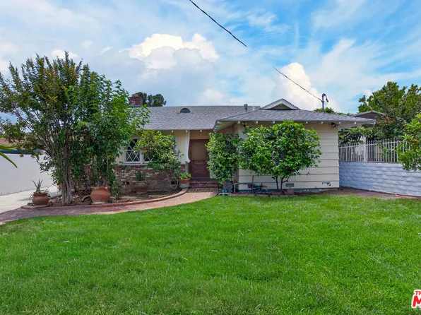 23036 Victory Blvd, Woodland Hills, CA 91367