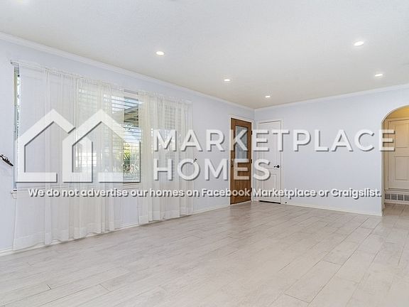 5th image of 1113 Elaine Dr
