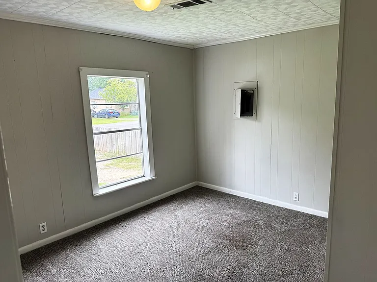 1231 Waller Ave — Photo 10