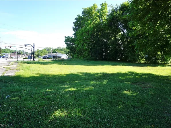 6 E Main St, Madison, OH 44057