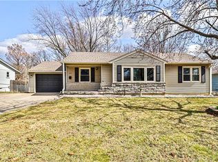 203 NW Walnut St, Lees Summit, MO 64063