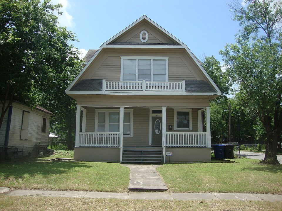 1st image of 302 Chicago Blvd