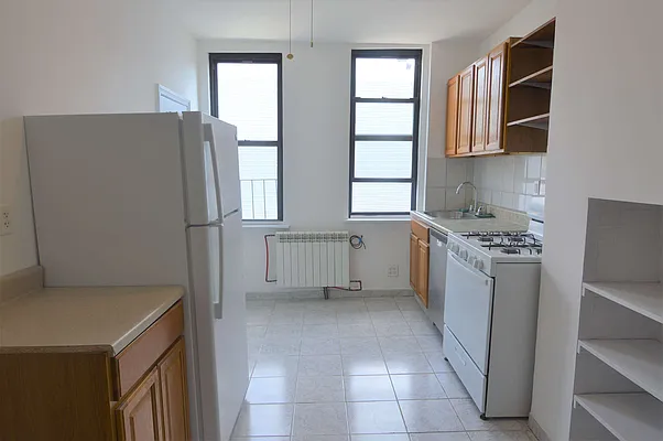 Rented by Delta Commercial Real Estate | media 14