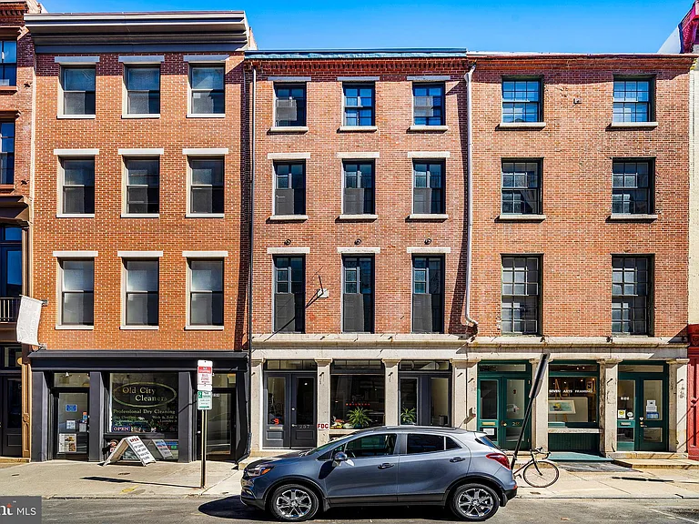 257 N 3rd St #2 — Photo 23