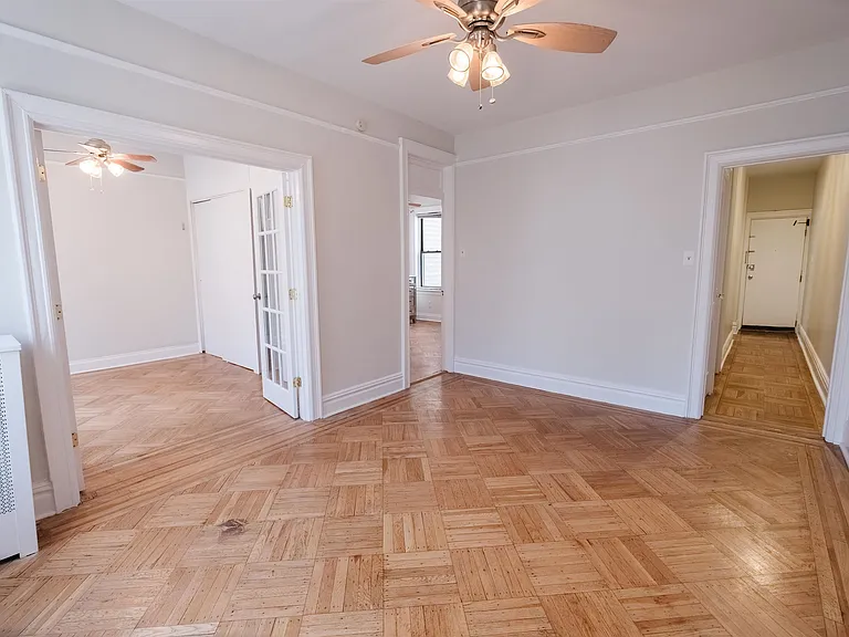 76 Romaine Ave #4 — Photo 7