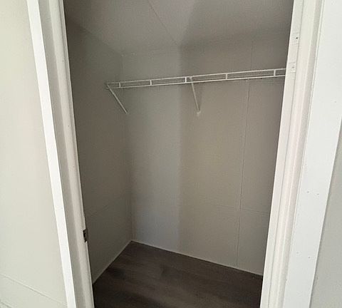 3rd image of 277 Grassey Ln