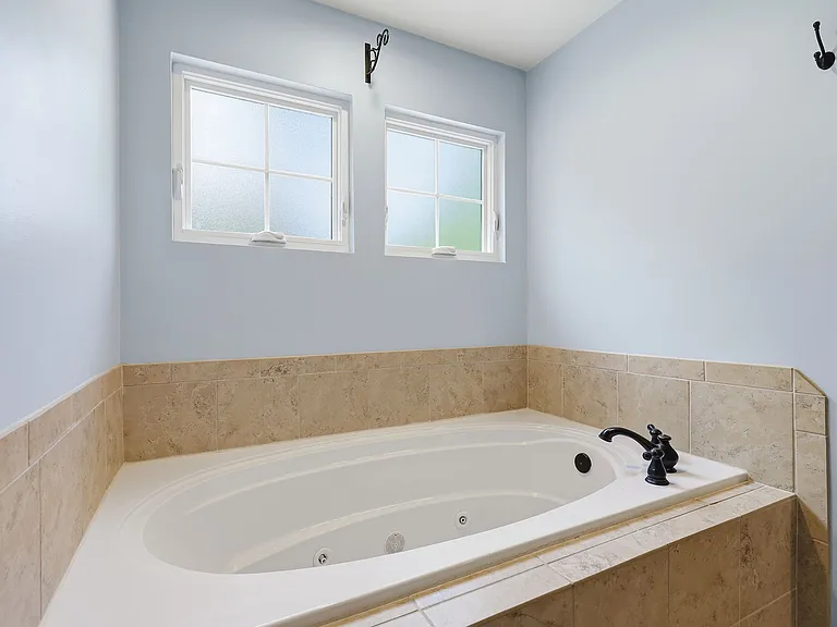 1041 Scenic Blvd — Photo 34