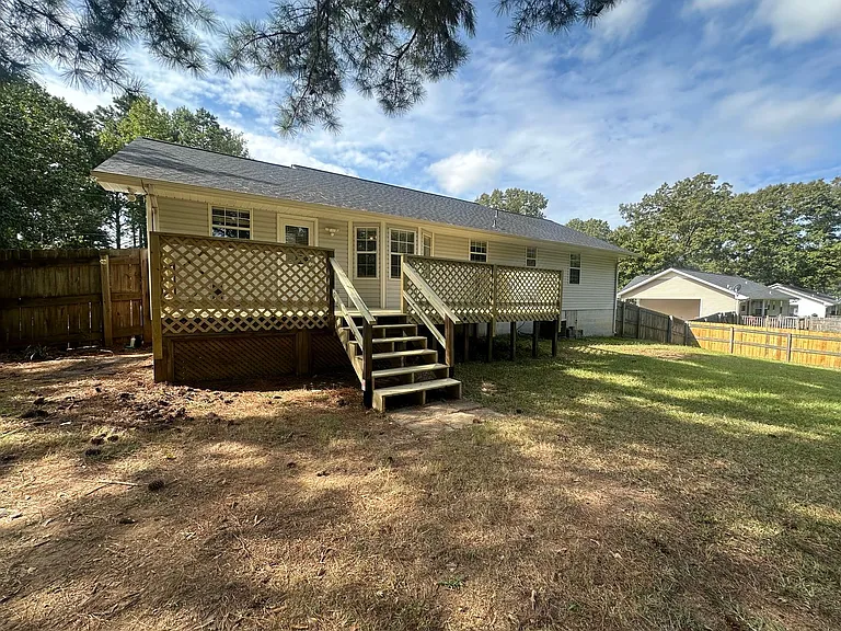 407 Southmoore Cir — Photo 17