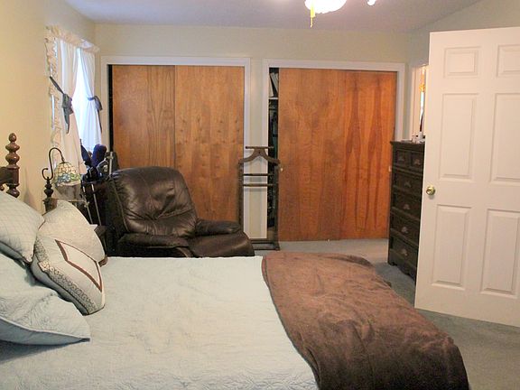 4th image of 204 Northwood Dr