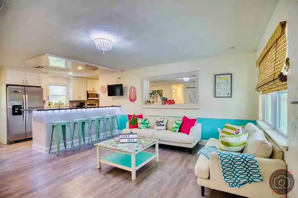 3 bed, 2.0 bath, 1208 sqft, $2,600 — Photo 2