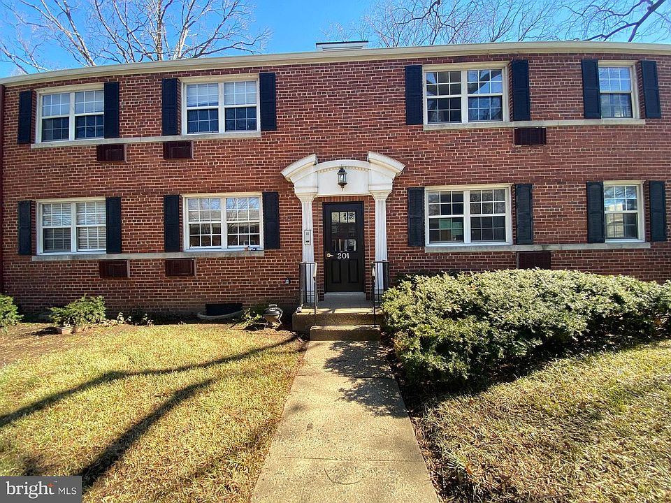 1st image of 201 N George Mason Dr APT 3