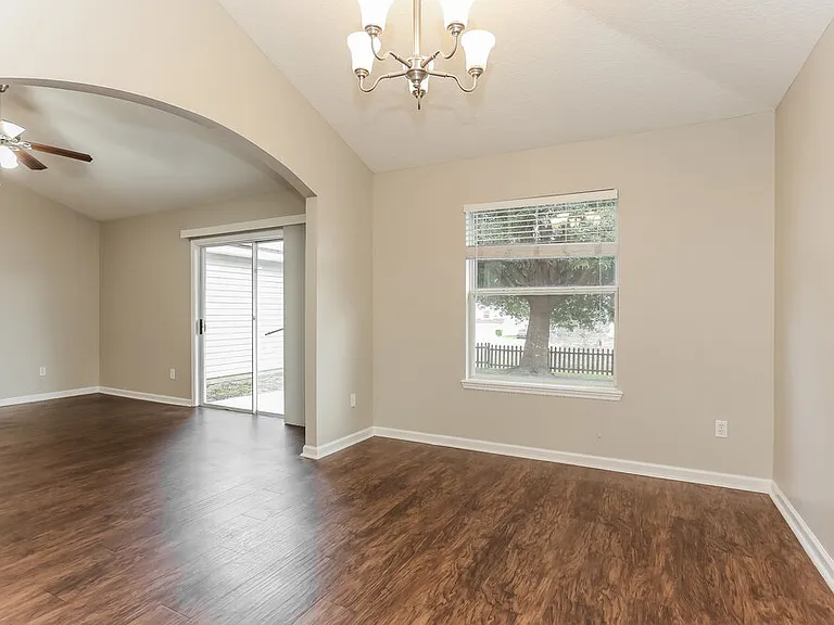 1841 Creekview Dr — Photo 6