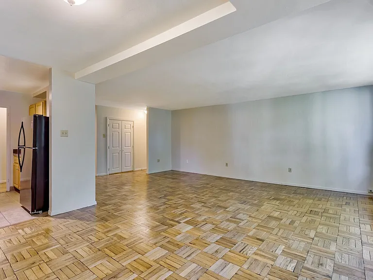 Thomas Wynne Apartments — Photo 67