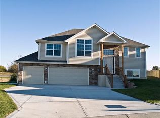 3678 153rd St, Basehor, KS 66007