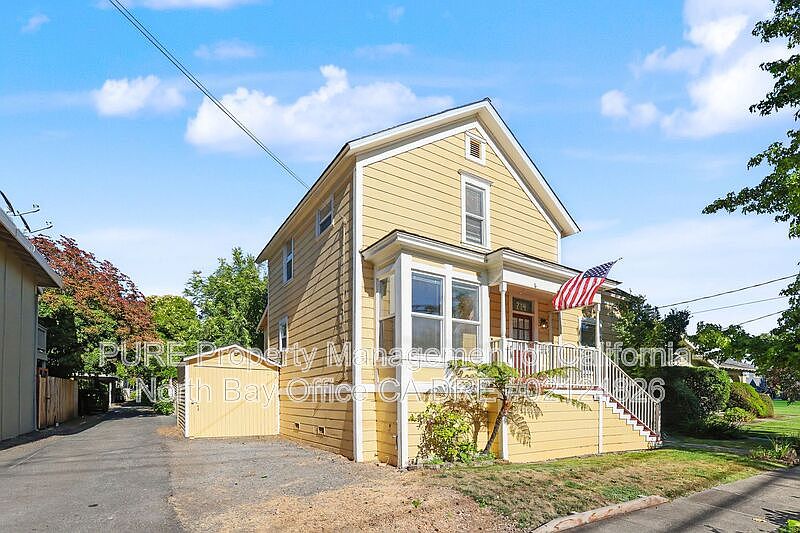 1st image of 714 Humboldt St