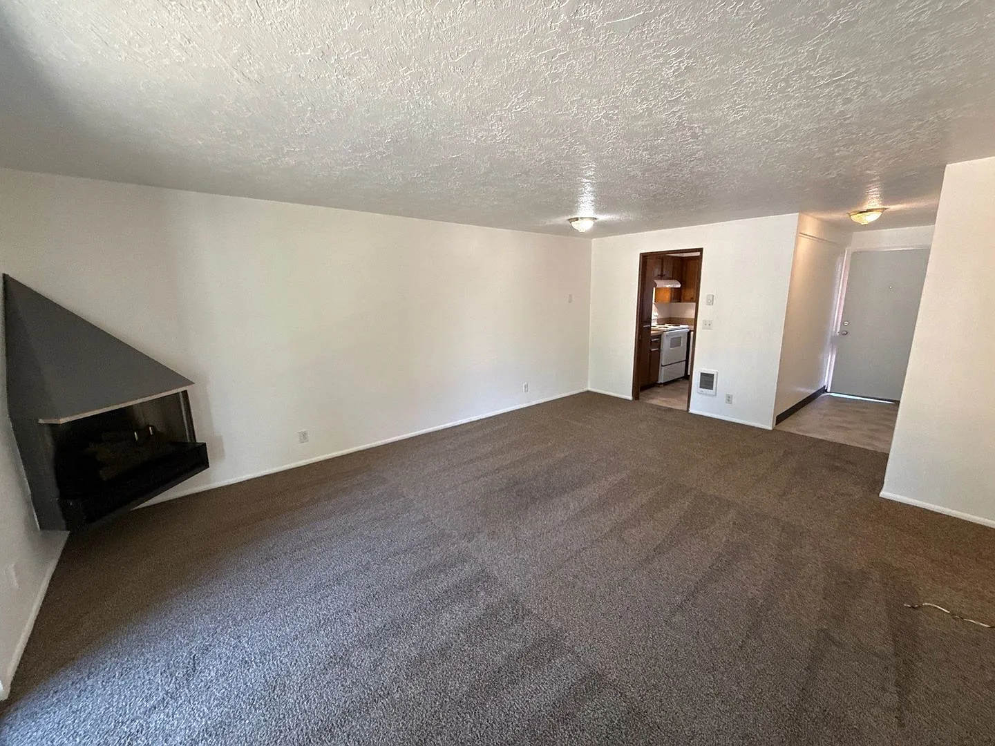 1 bed, 1.0 bath, 631 sqft, $1,175 — Photo 4