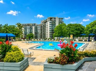 1 Claridge Dr #114, Verona Twp., NJ 07044