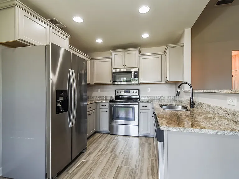3469 Marion Ln — Photo 9
