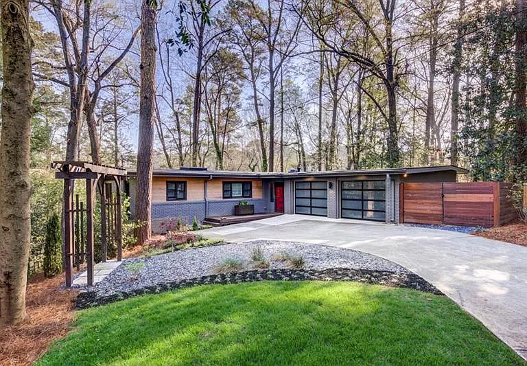 1921 Walthall Dr NW — Photo 43
