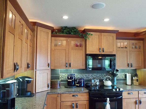 4th image of 32502 Juniper Ave