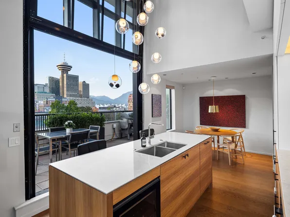 531 Beatty St Penthouse 701, Vancouver, BC V6B 0C5