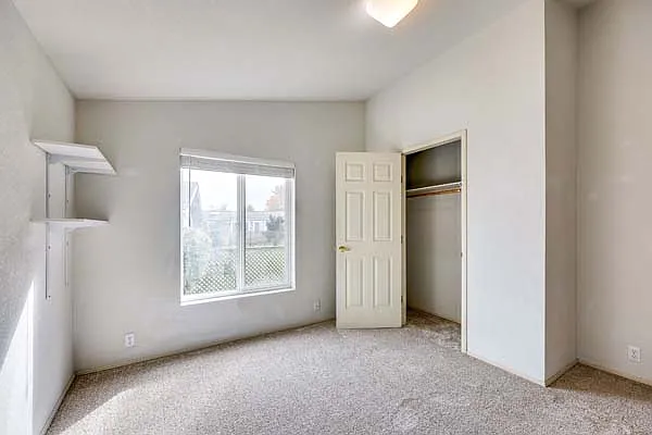 2194 Victoria Ave — Photo 22