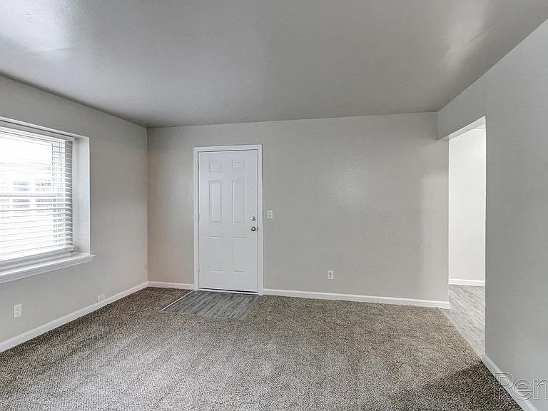 Yukon Heights Apartments — Photo 38
