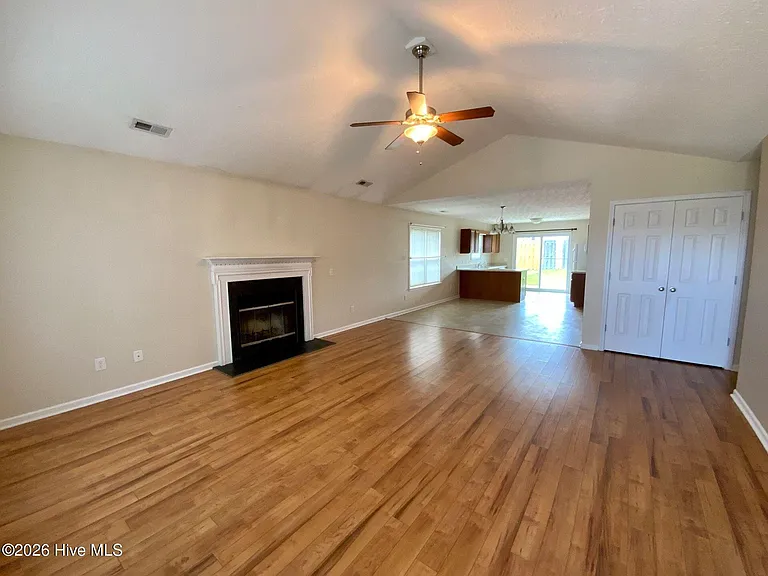 329 Rose Bud Ln — Photo 2