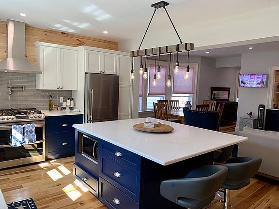 3rd image of 67 Essex St #67
