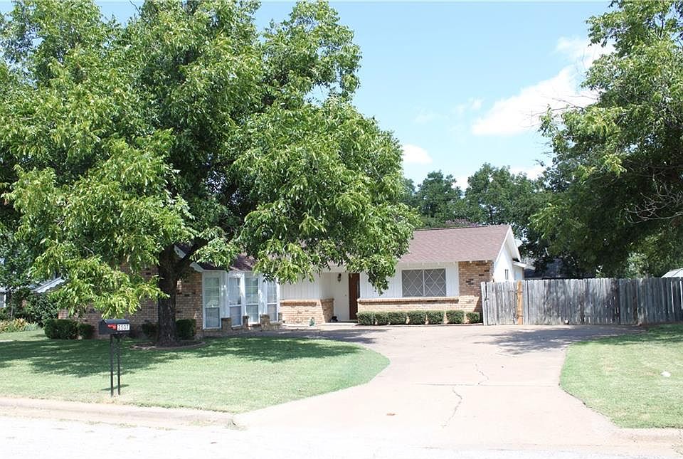 1st image of 2507 SE 15th St
