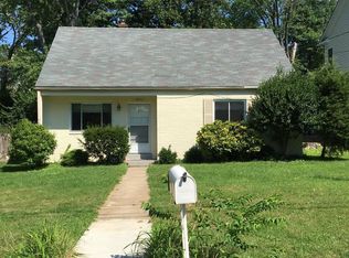 6013 Henning St, Bethesda, MD 20817