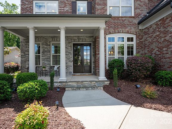 2nd image of 16016 Reynolds Dr