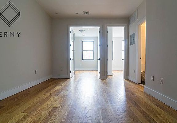 3rd image of 736 Dekalb Ave #2R