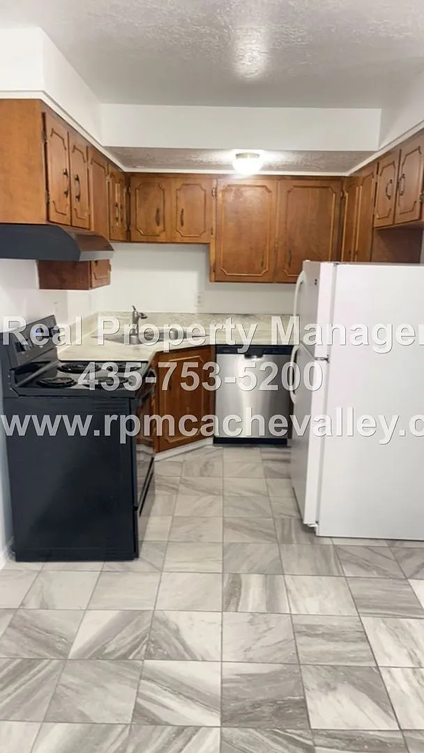 420 1/2 N 200 W # 1-4 — Photo 2