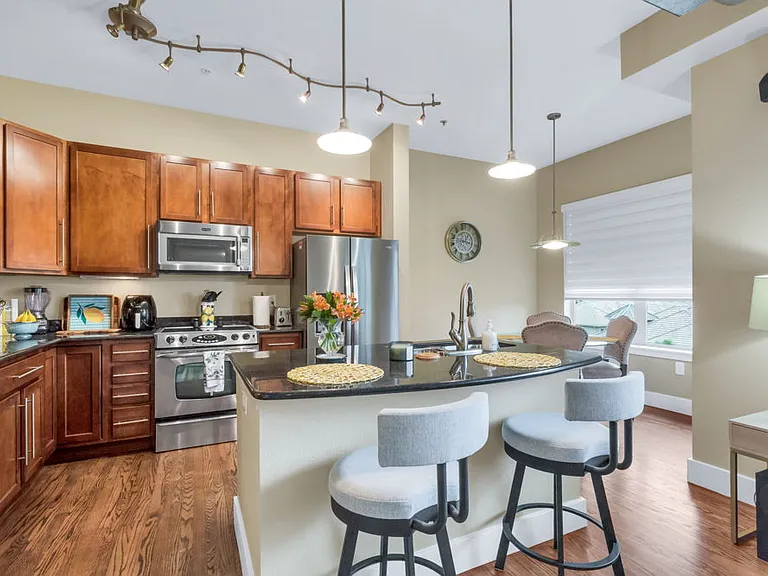 10111 Inverness Main St #417 — Photo 8