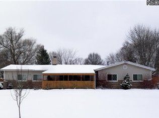 1532 Yale Dr, Brunswick, OH