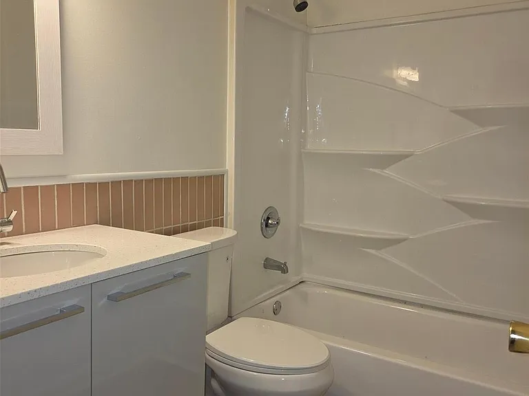 2835 Willow St #1 — Photo 8