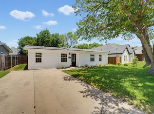 5852 Lyle St, Westworth Village, TX 76114