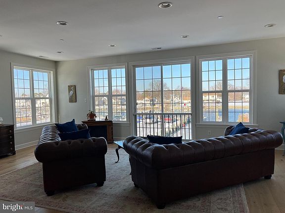 3rd image of 21572 Chicken Point Rd