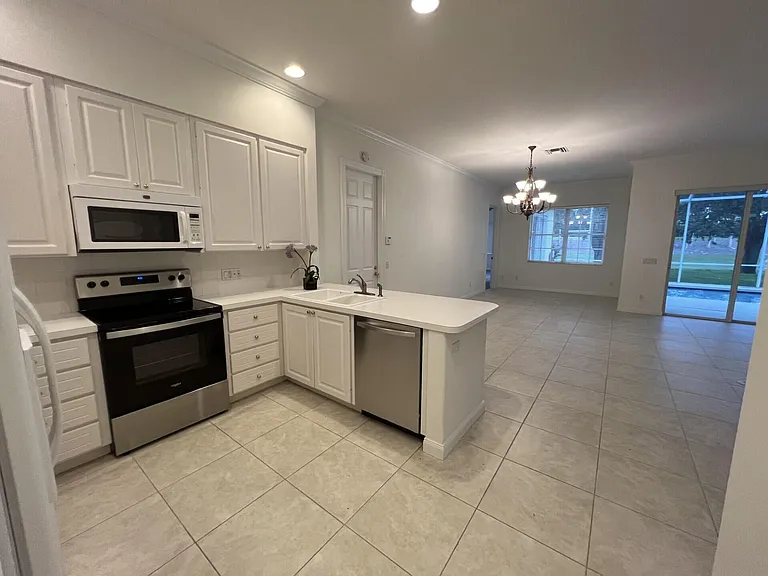 180 Barbados Dr — Photo 5