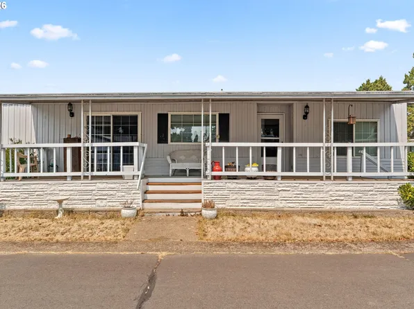 1800 Lakewood Ct, Eugene, OR 97402