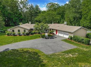 198 Bayberry Rd, New Canaan, CT 06840