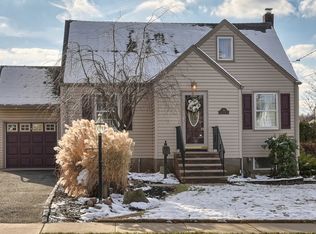 39 Forest Way, Clifton, NJ 07013