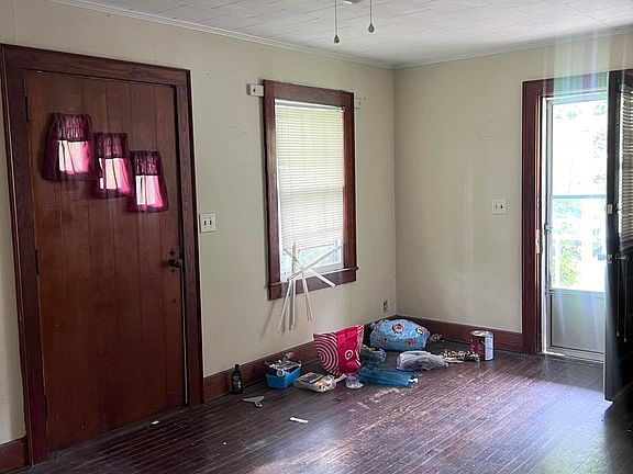 3rd image of 1705 N Mebane St