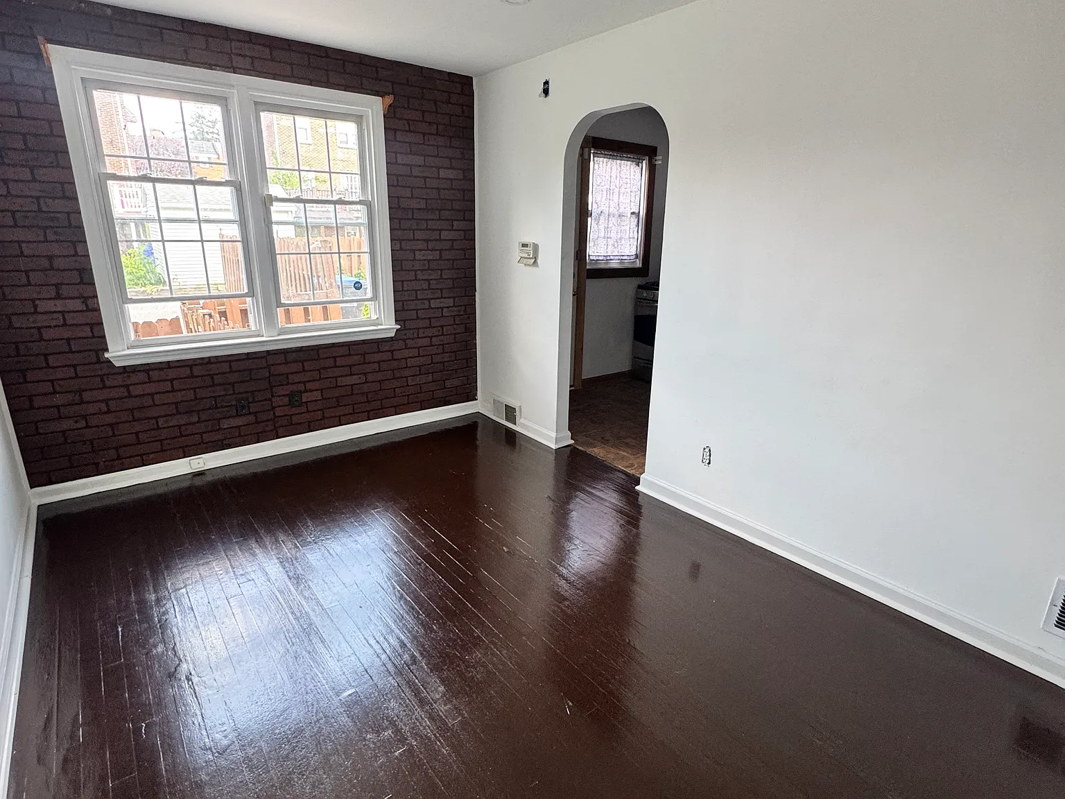 3 bed, 1150 sqft, $1,900 — Photo 3