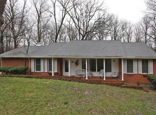 1801 Arrowhead Ln, Godfrey, IL 62035