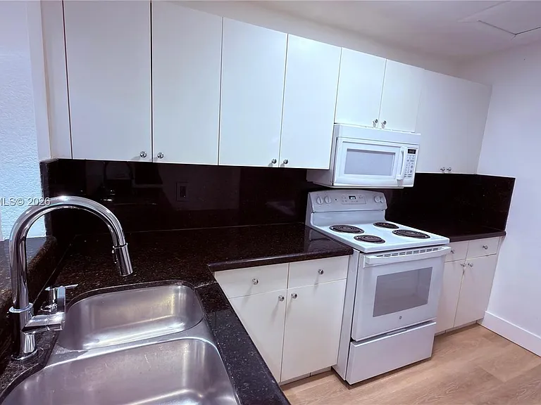 2735 W 66th St #2123 — Photo 8